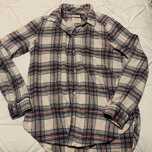 American eagle flannel, amazing material, soft, and boyfriend fit. (Size small)
